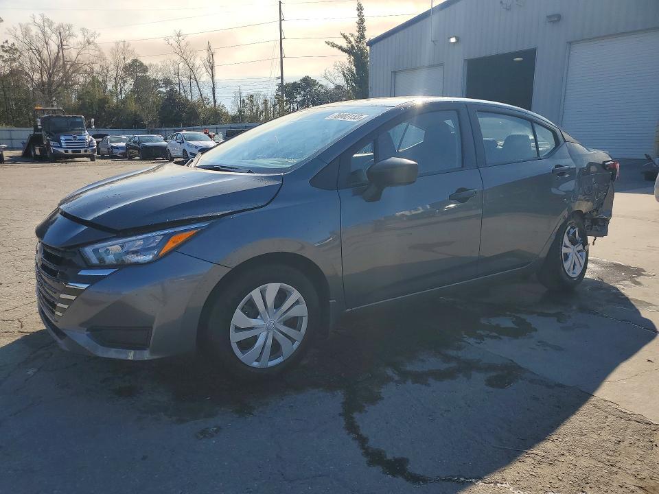 2025 Nissan Versa s