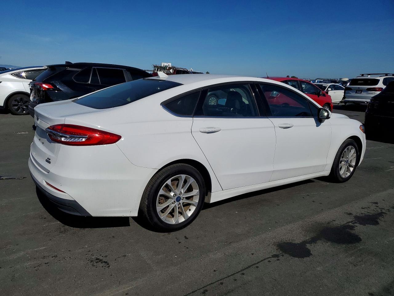 2020 Ford Fusion se