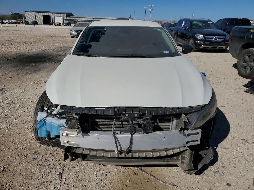 2025 Niss Altima 2.5 sr