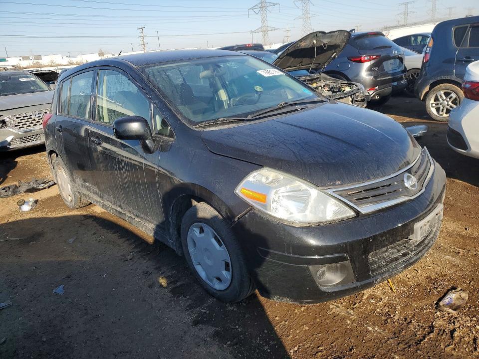 2010 Niss Versa s