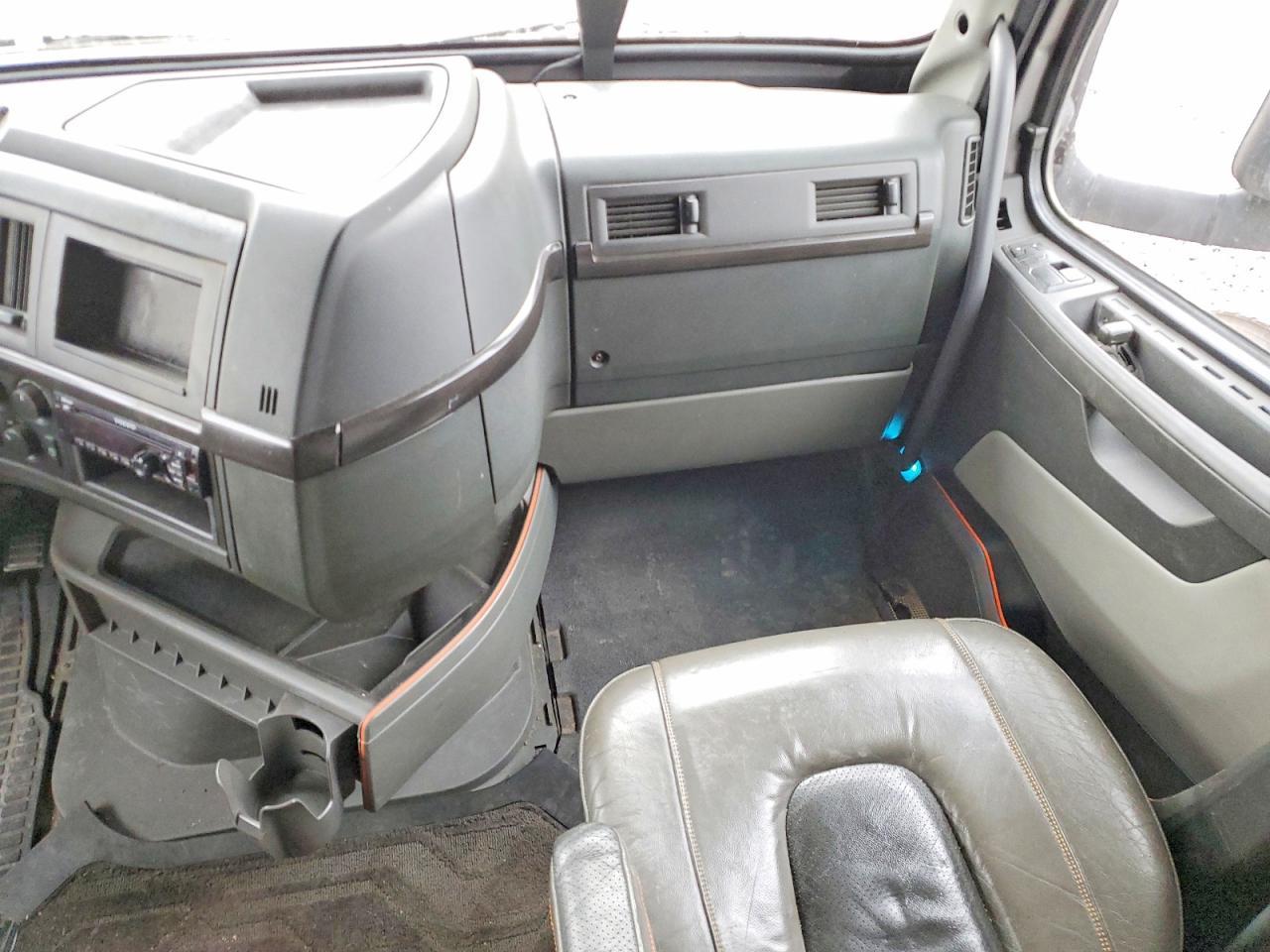 2020 Volvo VNL Semi Truck