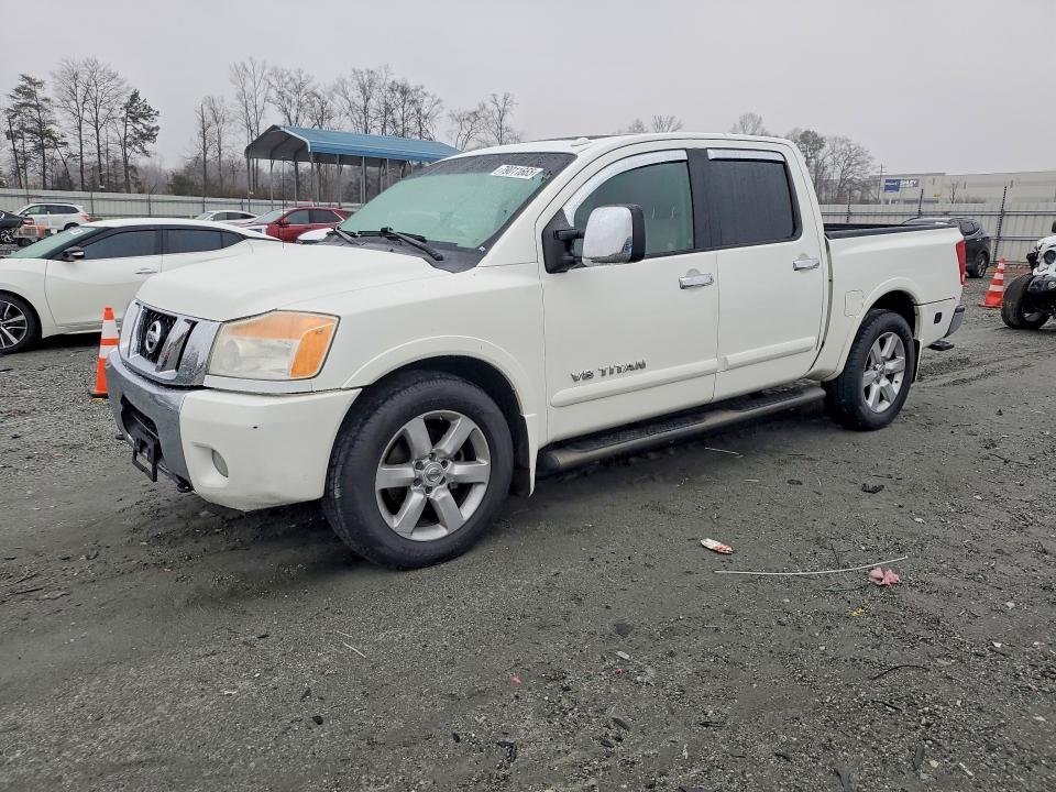2010 Nissan Titan SE