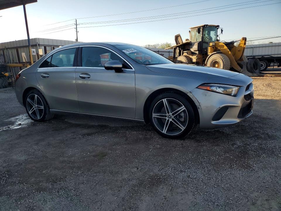 2019 Mercedes-Benz A 220