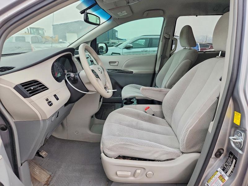 2011 Toyota Sienna le 7-passenger
