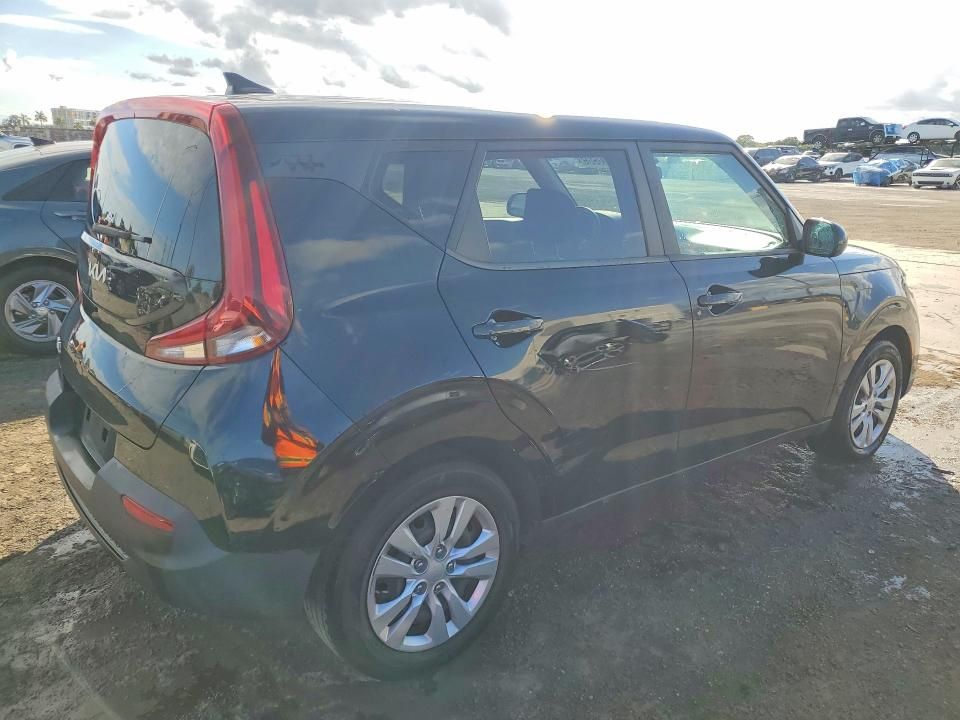 2022 KIA Soul lx