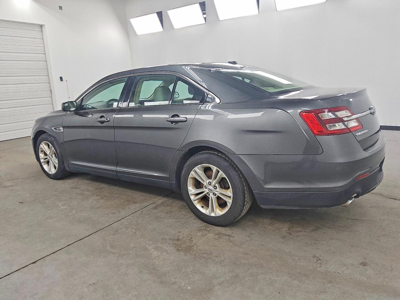 2017 Ford Taurus se