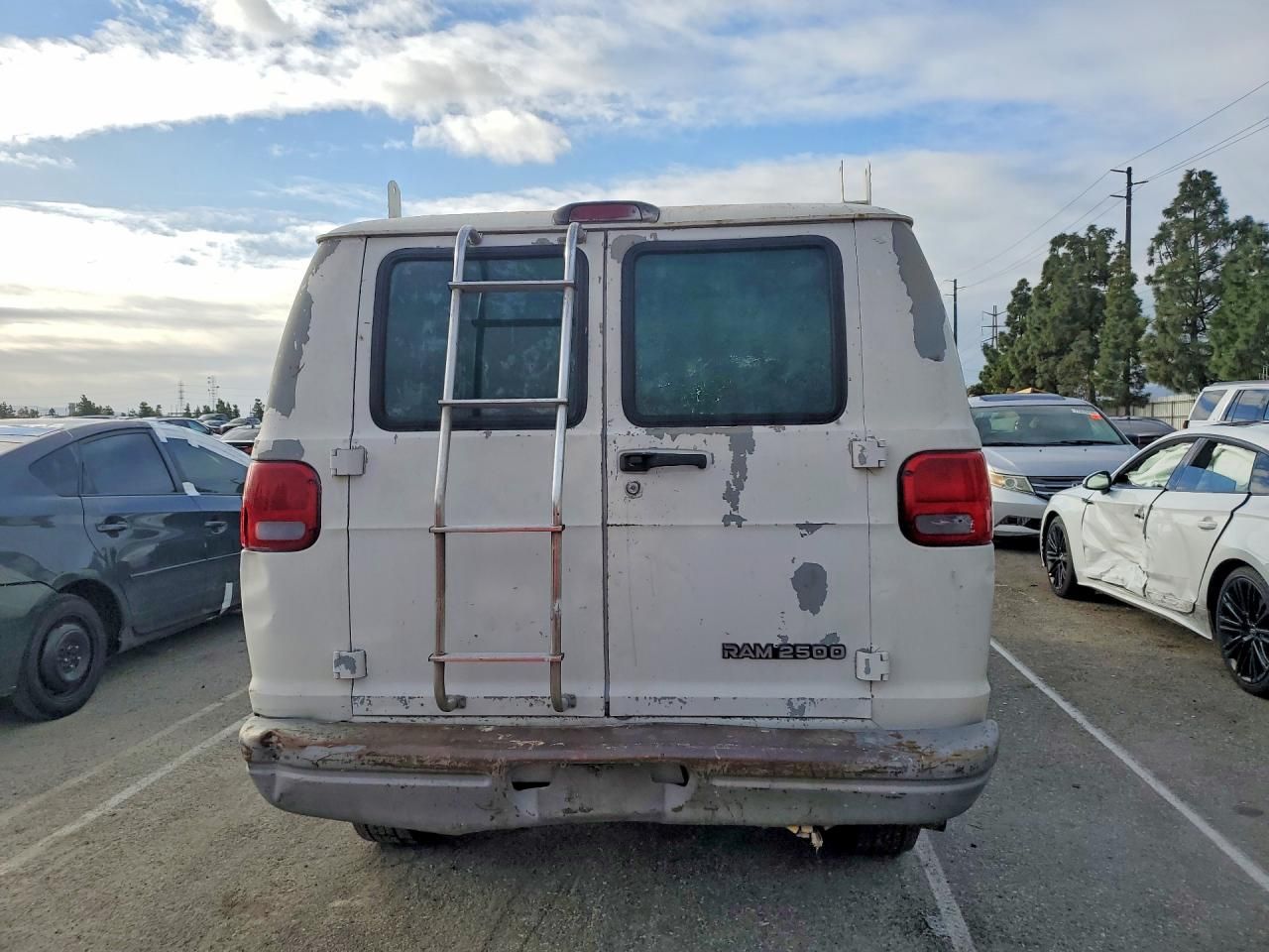 2002 Dodge Ram van B2500