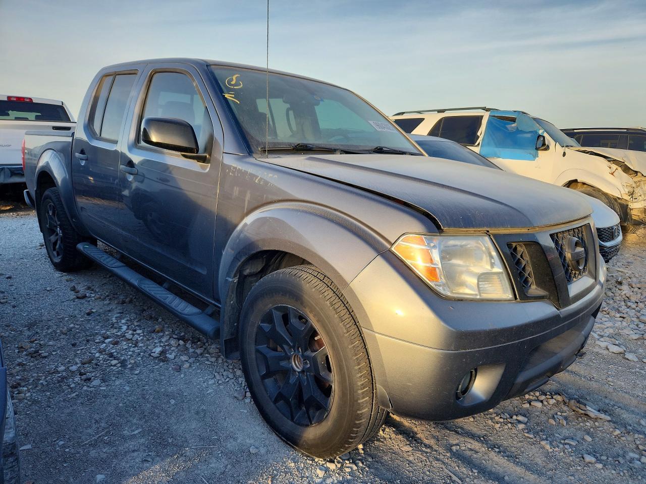 2021 Niss Frontier SV