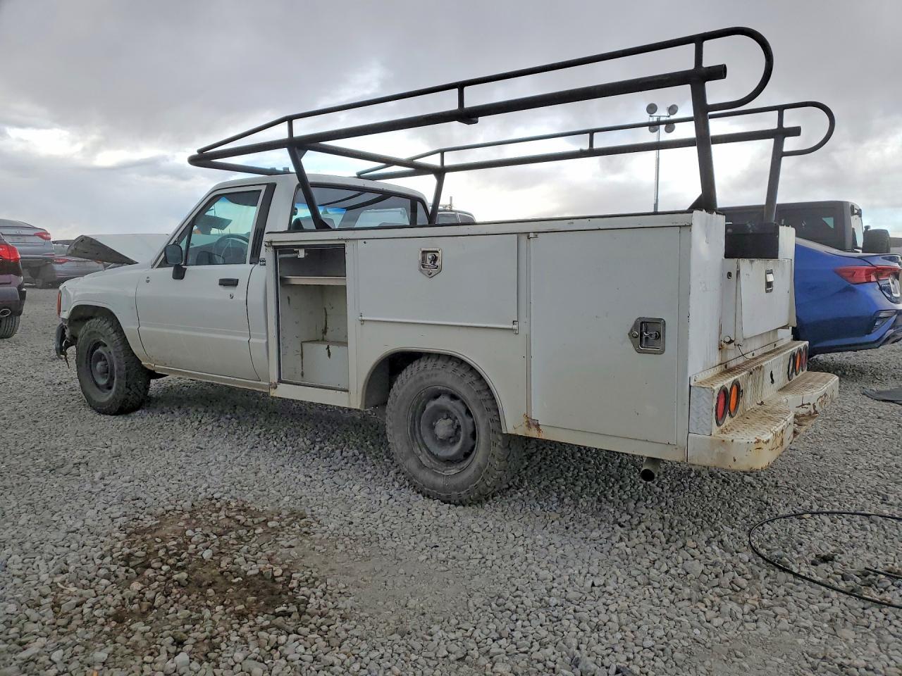 1987 Toyota Pickup 1 TON Long BED RN55