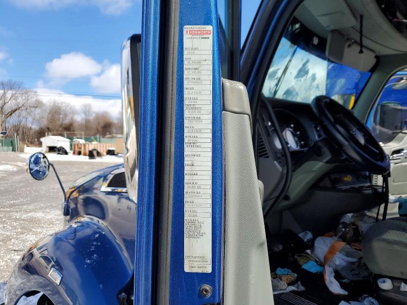 2017 Kenworth T680 Semi Truck