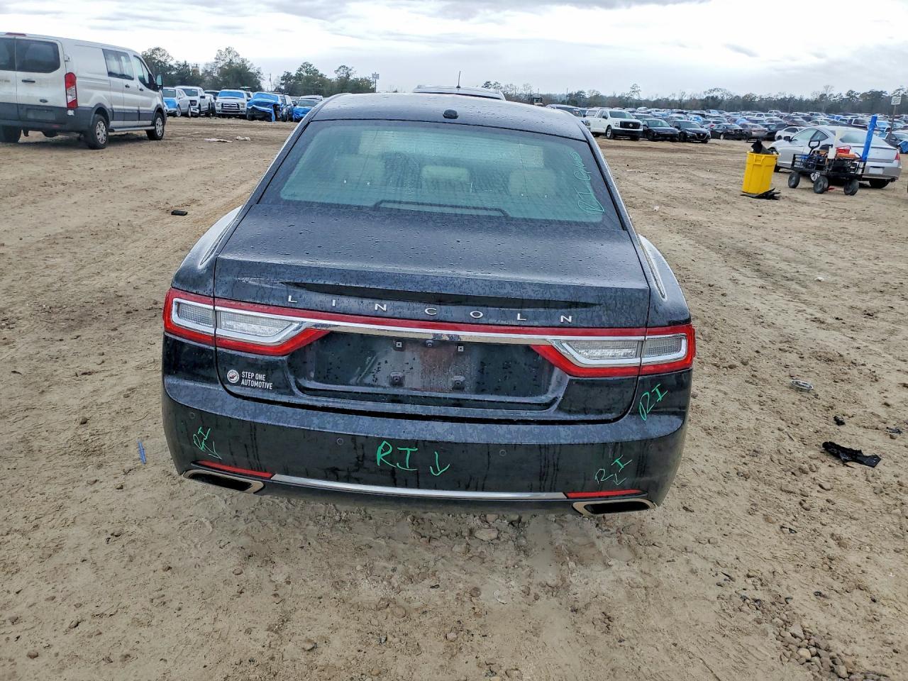 2017 Lincoln Continental Reserve
