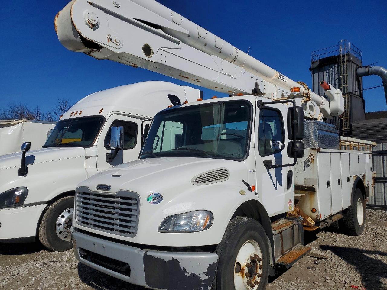 2015 Freightliner Business Class M2 Bucket Truck