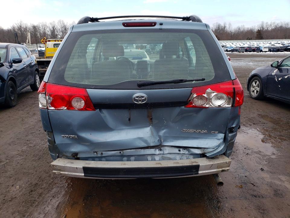 2006 Toyota Sienna ce 7 Passenger