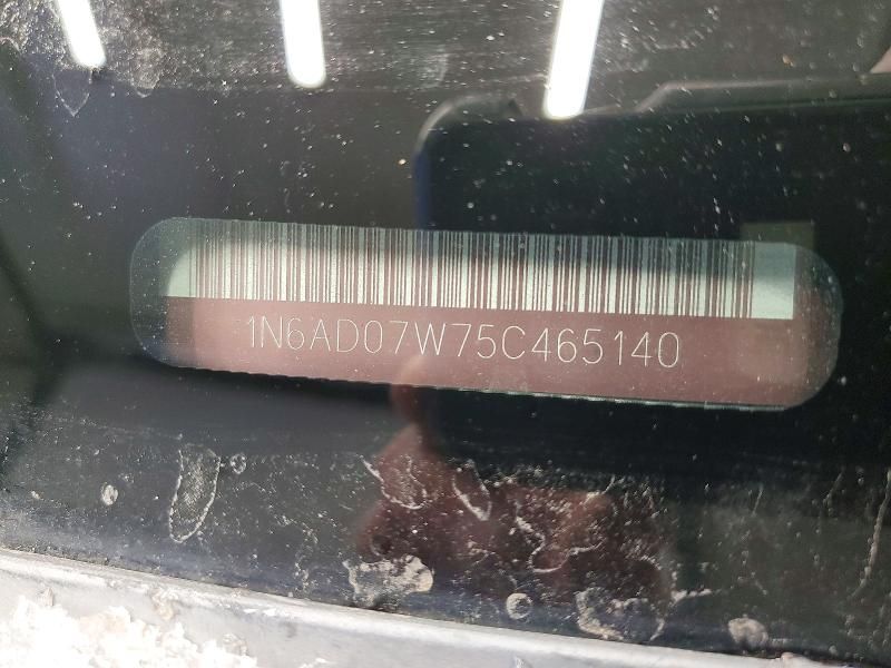 2005 Nissan Frontier Crew Cab LE