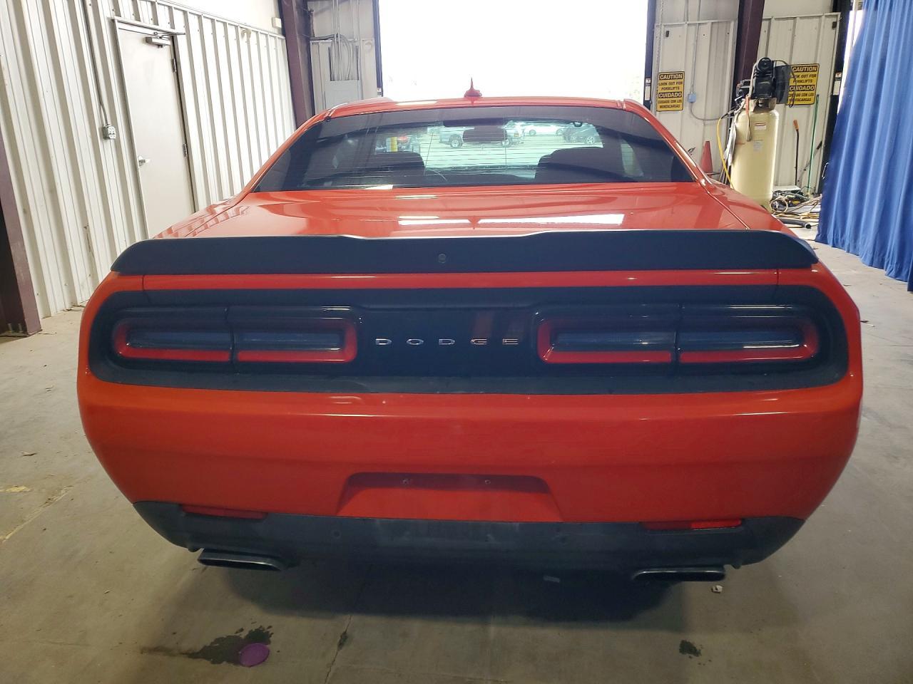 2016 Dodge Challenger r