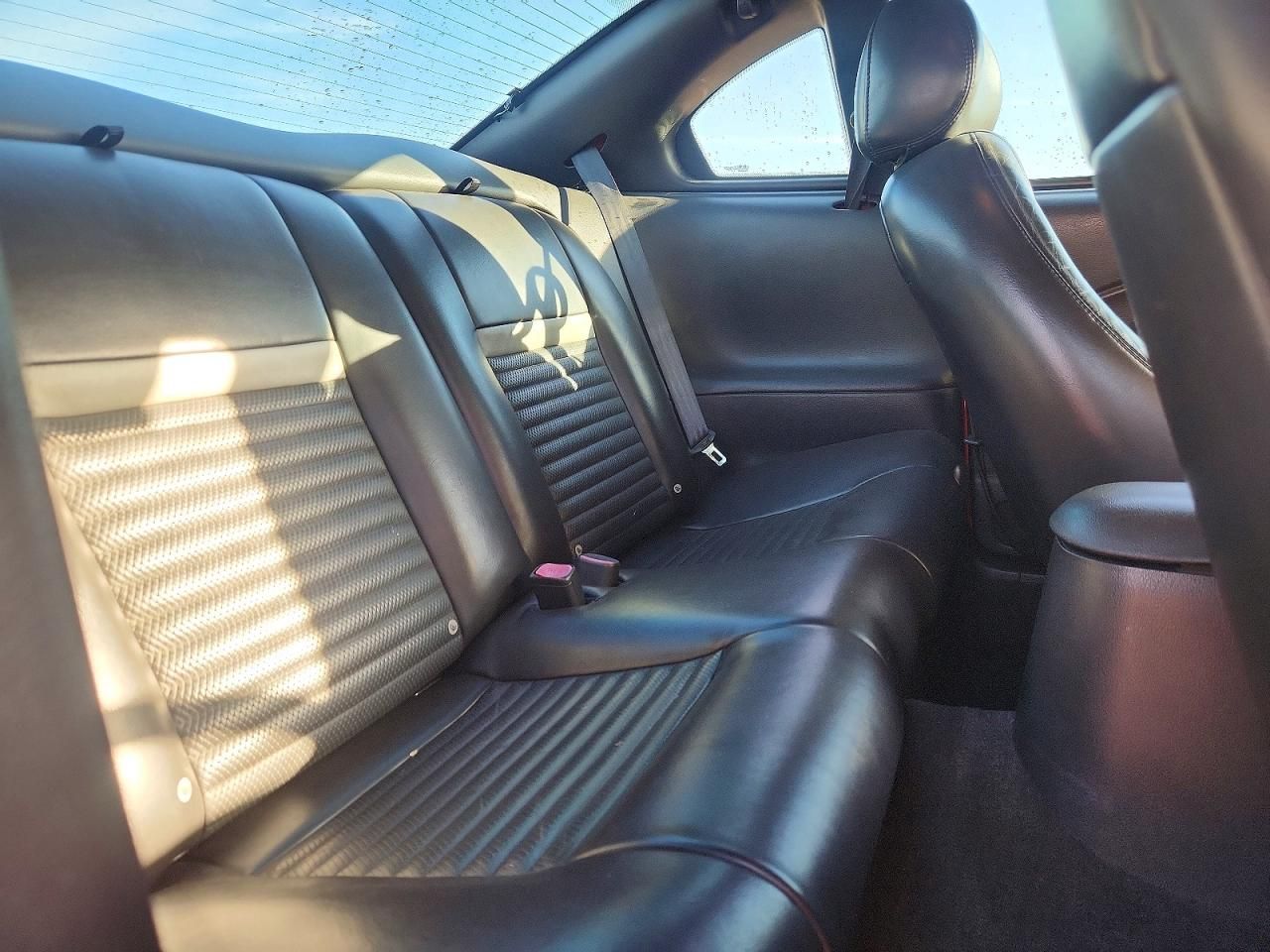 2004 Ford Mustang Mach i