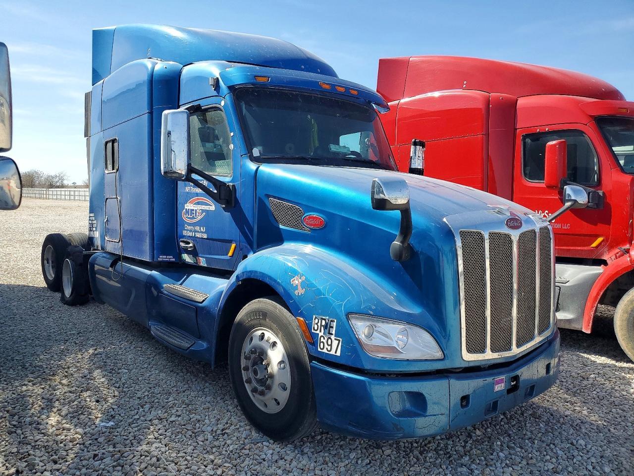 2016 Peterbilt Tractor 579-Semi Truck