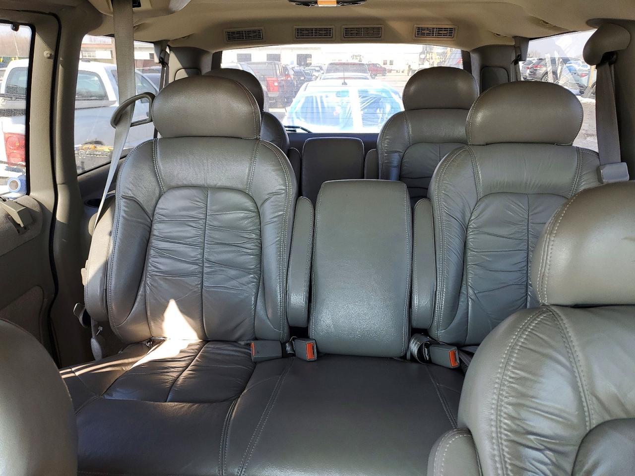 2003 GMC Safari XT