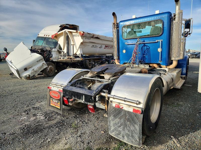 2016 Peterbilt 389 Semi Truck