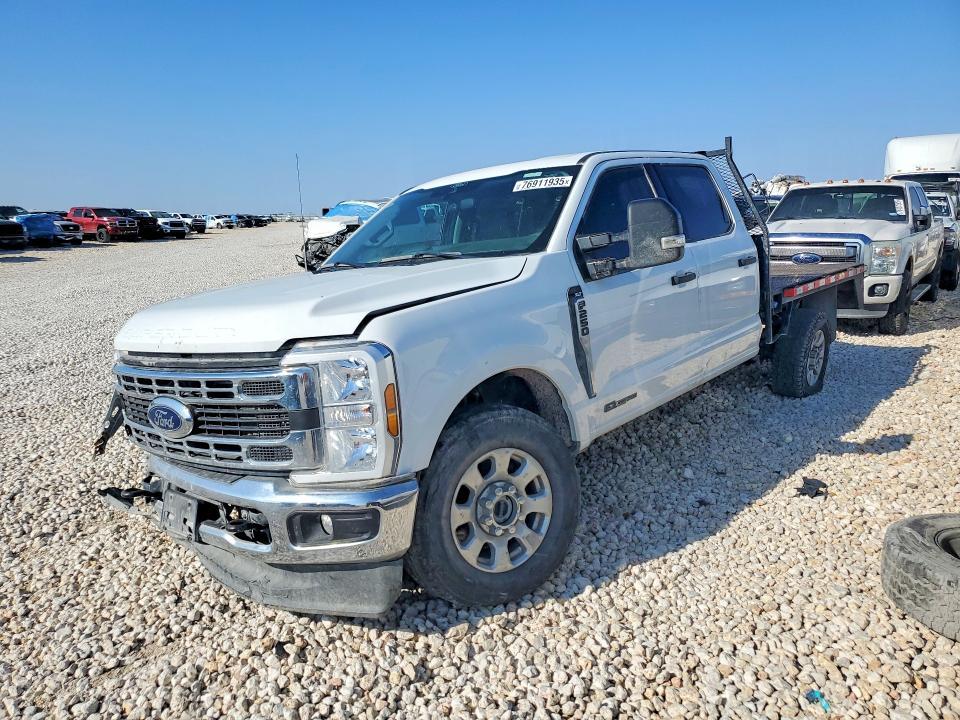2024 Ford F250 Super Duty Flatbed Truck