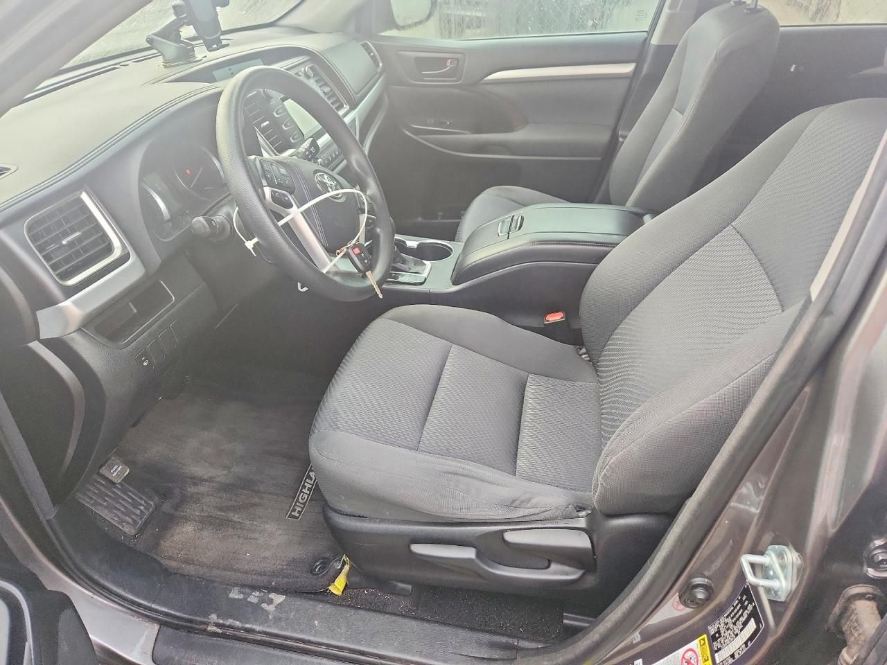 2016 Toyota Highlander le