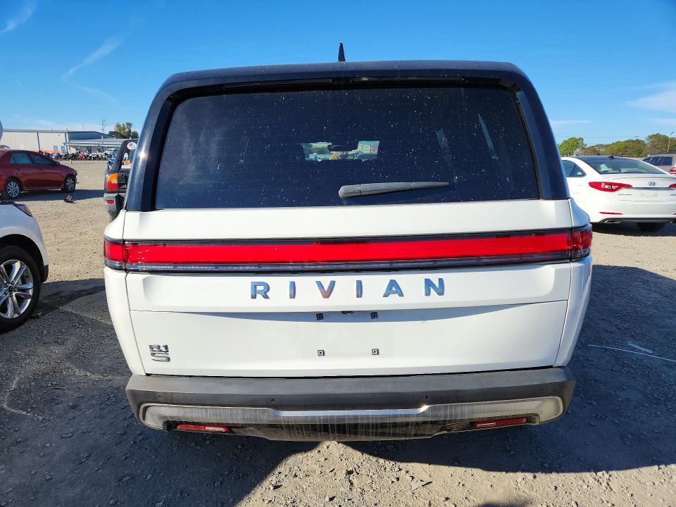 2025 Rivian R1S Adventure