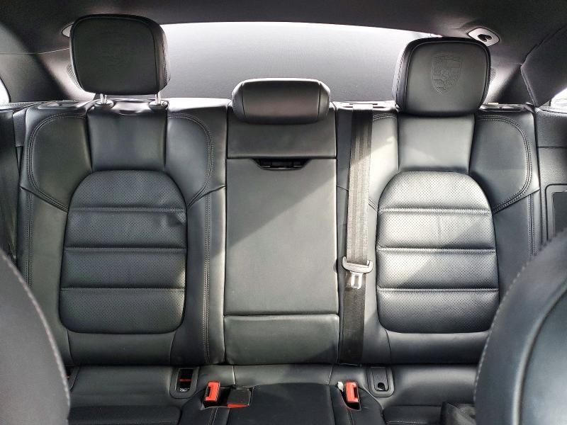 2023 Porsche Macan Base