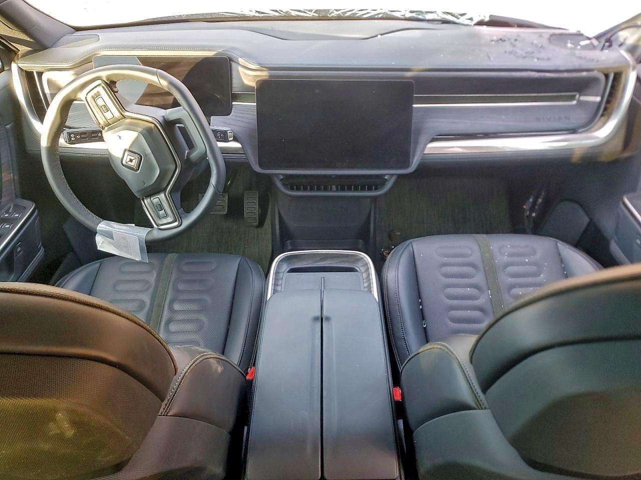 2025 Rivian R1S Adventure