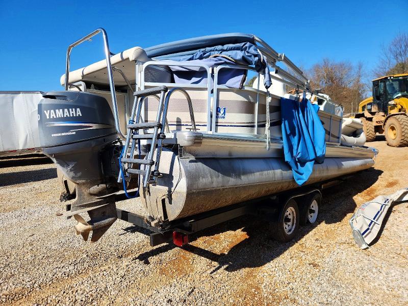 2004 Premier Pontoon