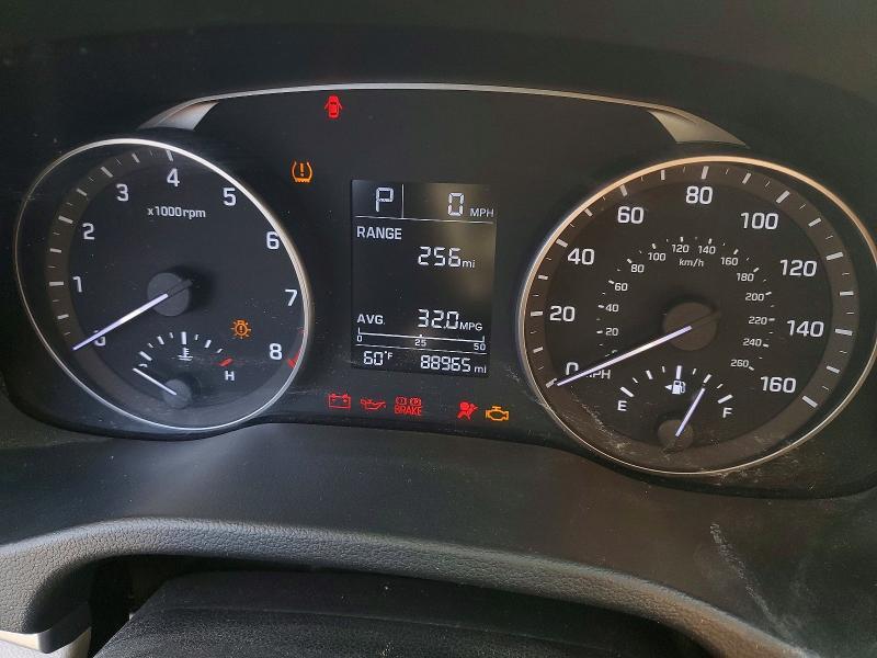 2017 Hyun Elantra gt Automatic