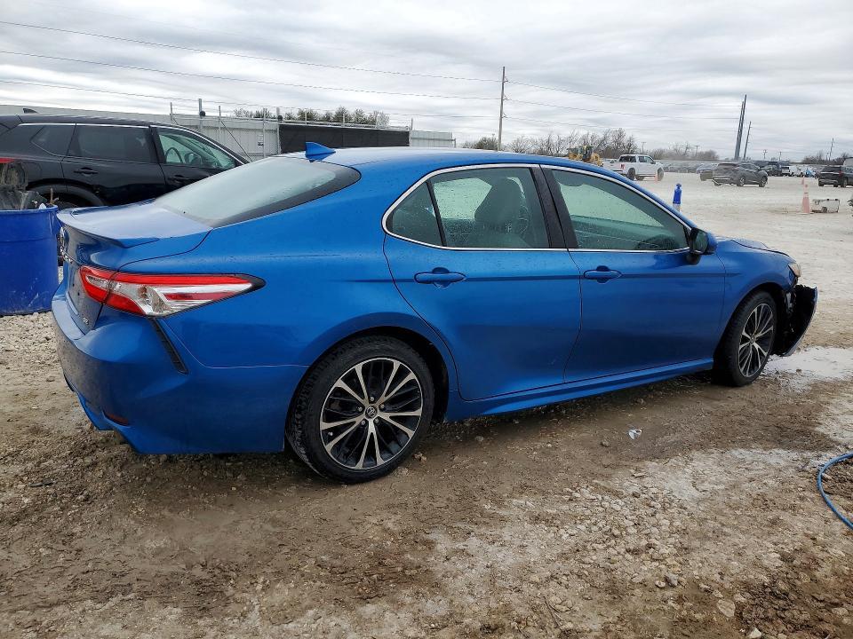 2020 Toyota Camry se