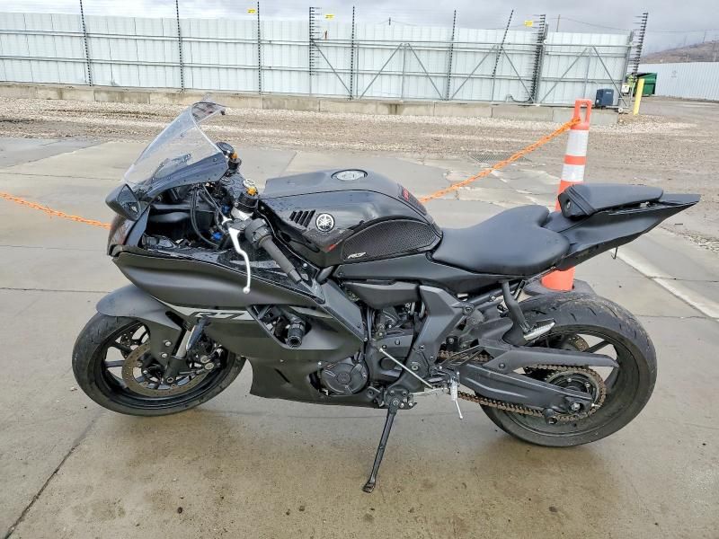 2024 Yamaha YZFR7