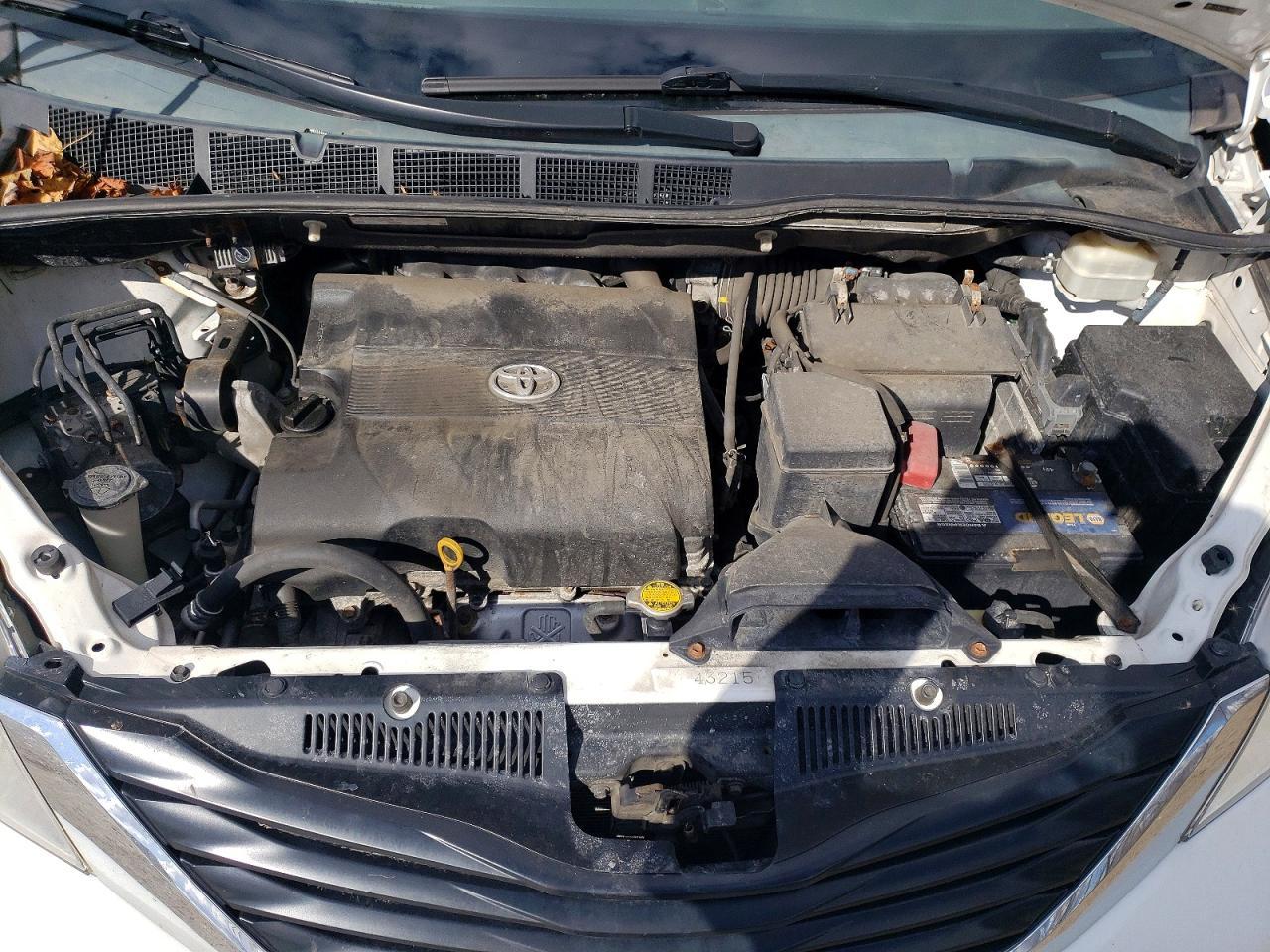 2011 Toyota Sienna le
