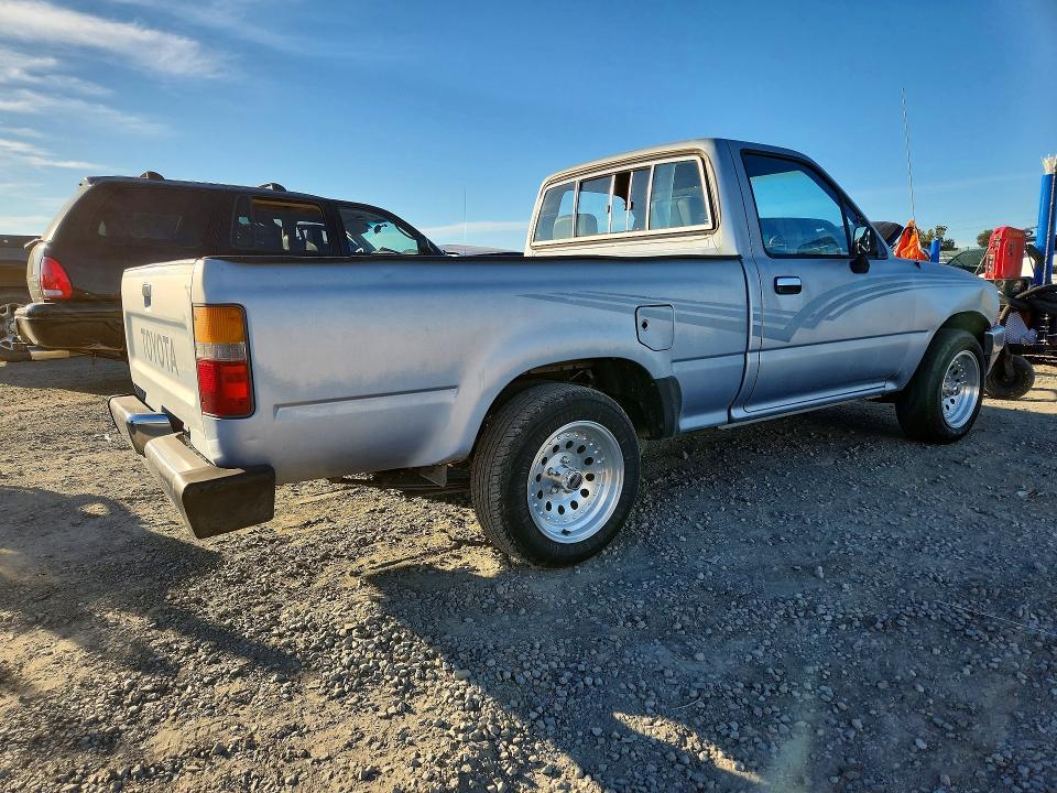 1989 Toyota Pickup Deluxe