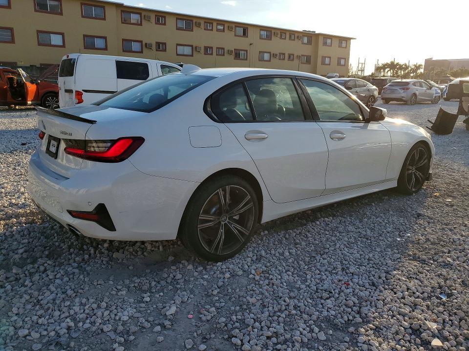 2022 BMW 330i