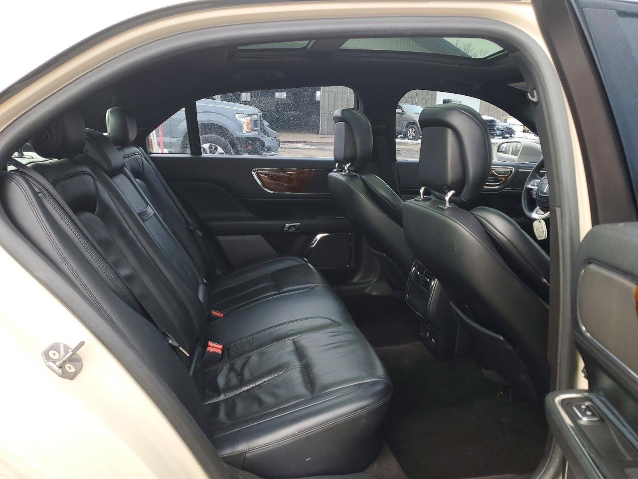 2018 Lincoln Continental Select