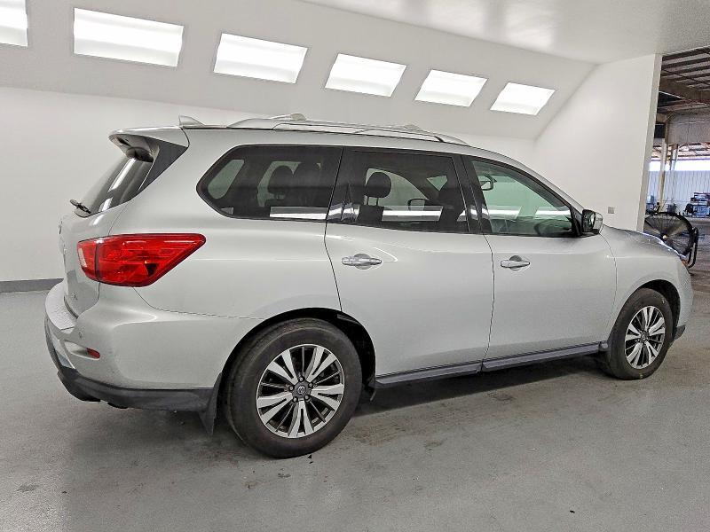 2019 Nissan Pathfinder sl