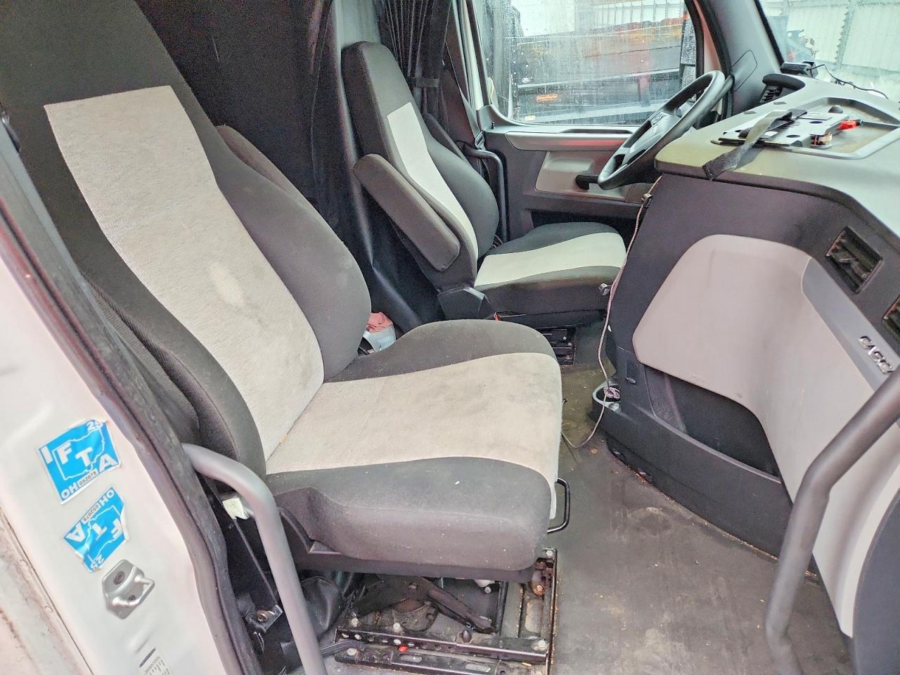 2020 Freightliner Cascadia 126 Semi Truck