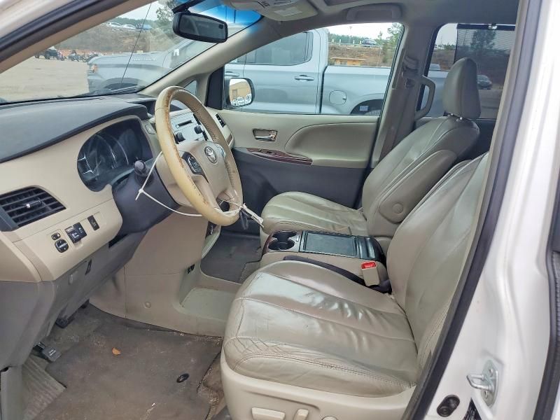 2014 Toyota Sienna xle