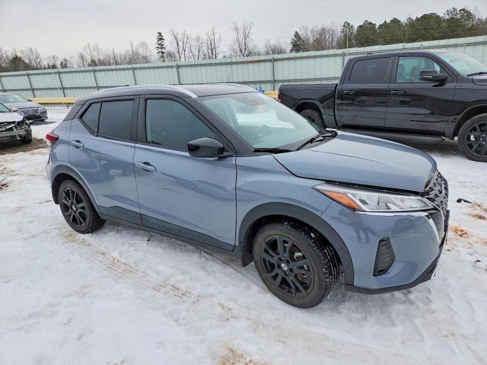 2021 Nissan Kicks sv