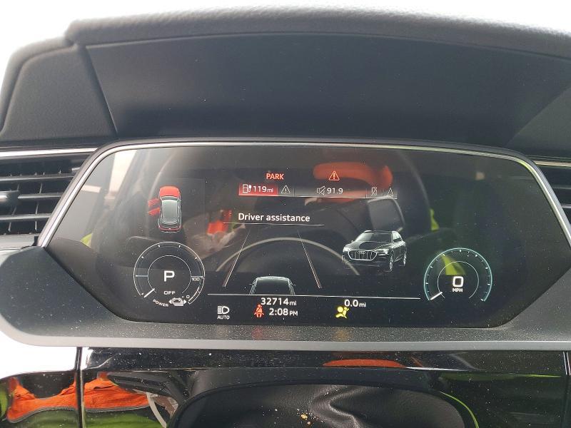 2022 Audi E-tron Premium Plus