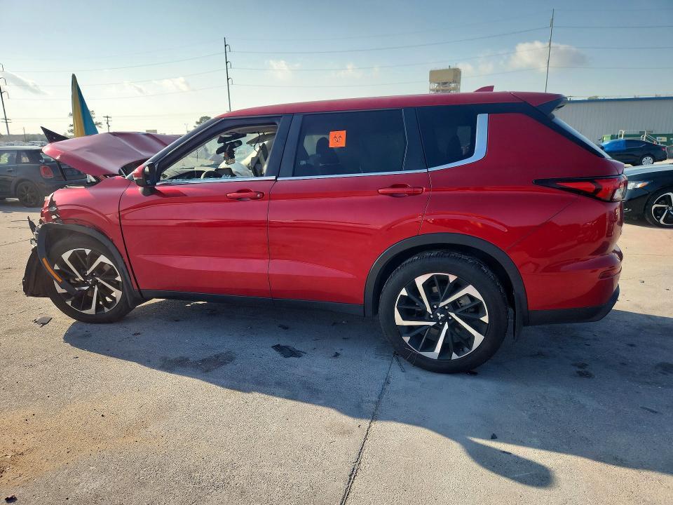 2022 Mitsubishi Outl es