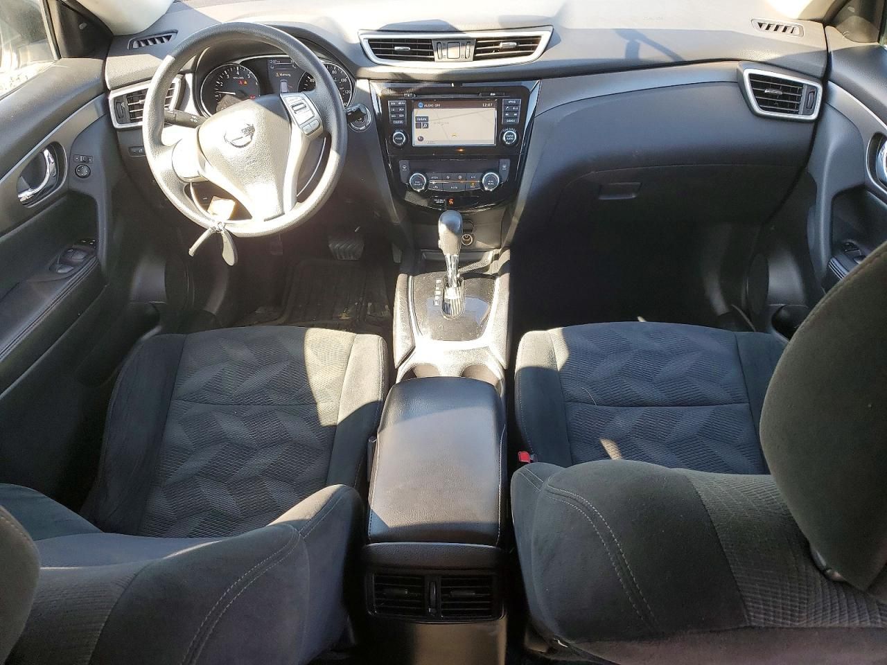 2015 Nissan Rogue sv