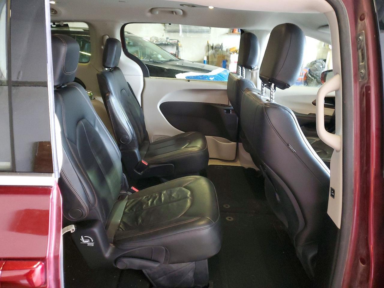 2017 Chrysler Pacifica Touring l