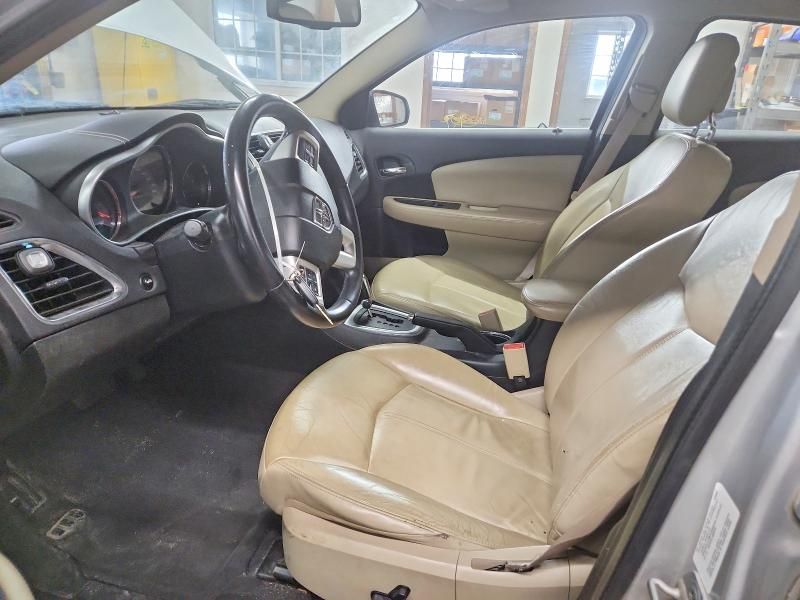 2011 Dodge Avenger lux