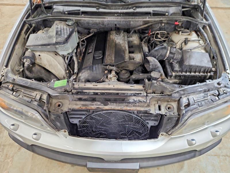 2004 BMW X5 3.0i