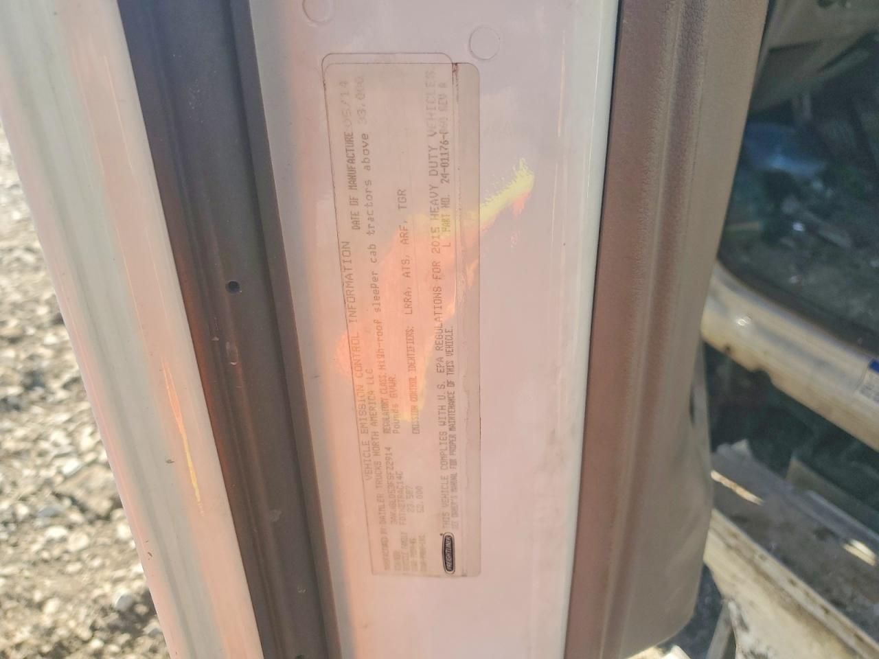 2015 Freightliner Cascadia Semi Truck