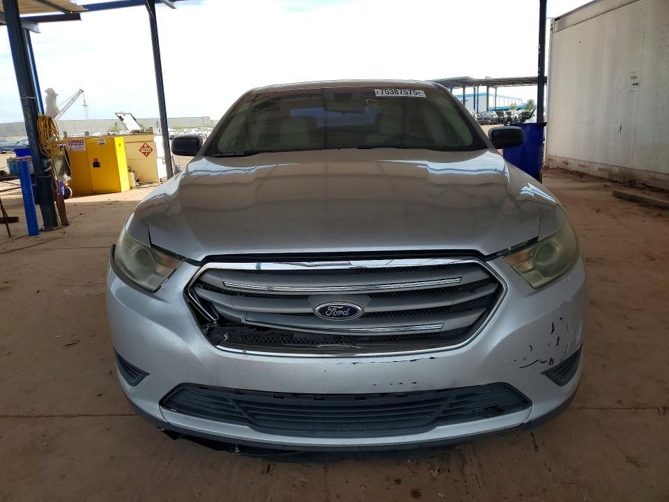 2014 Ford Taurus se