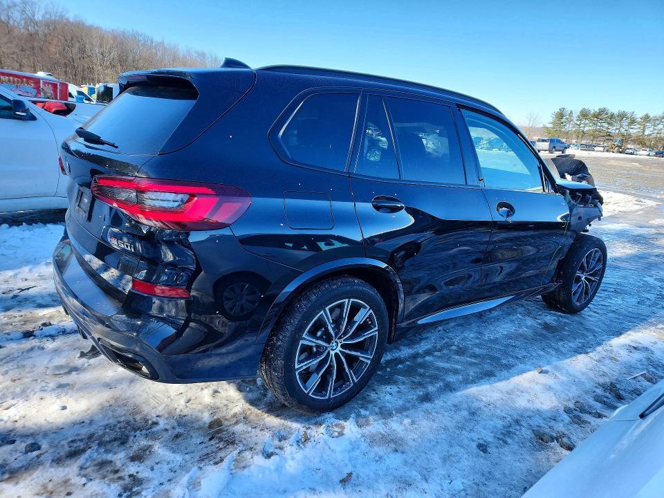 2022 BMW X5 M50i
