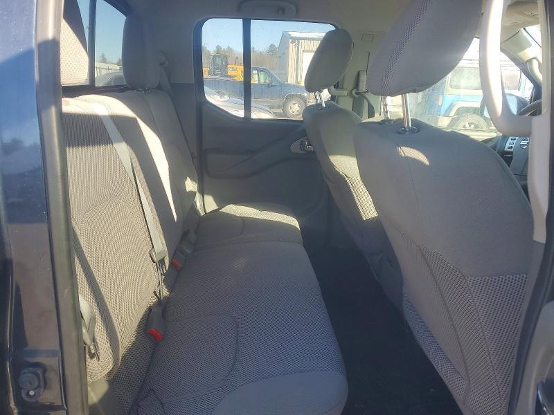 2016 Nissan Frontier s